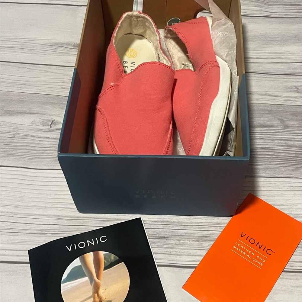 Vionic Women's Coral Slip-On Shoes size 7.5